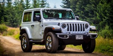 19 Cars With Windshields That Crack Constantly on Canadian Highways