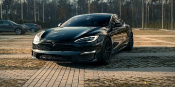 27 Vehicles With Headlights So Pricey They’ll Shock You After One Accident