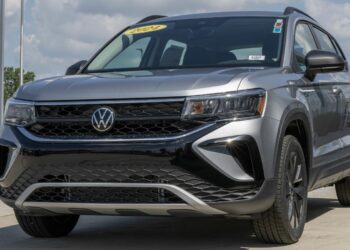 19 SUVs Canadians Love That Are Suddenly Expensive to Insure