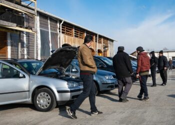 18 Red Flags a Used Vehicle May Be a Money Pit