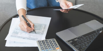 17 Things That Make Car Leasing in Canada Feel More Expensive Than It Looks