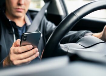 21 Driving Habits That Could Get Canadians Fined Without Realizing It