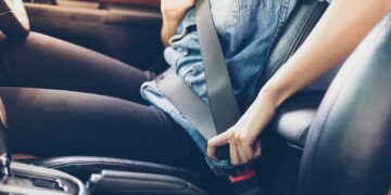 20 Things Police Notice First When They Pull Over a Driver