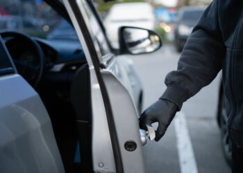 23 Things That Make Canadian Commutes More Expensive Than People Realize