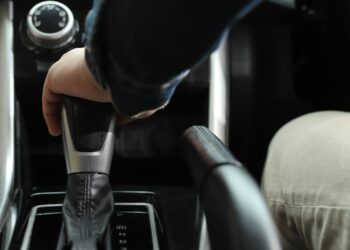 18 Things Mechanics Notice Immediately About Bad Drivers