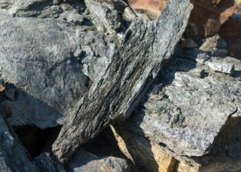 Quebec Graphite Project Signs U.S. Battery Deal to Turn Canadian Ore Into EV-Grade Anode Material