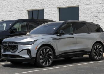 Ford Confirms $62,996 China-Built Lincoln Nautilus Hybrid Is Back as 259 Hybrids Enter Under New Quota