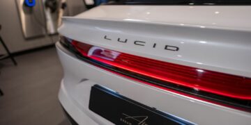 Lucid Unveils 1,070-HP Gravity GT-S, Pushing the Three-Row EV War Past 1,000 HP