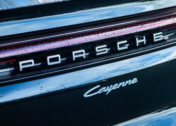 Porsche’s Electric Cayenne Gets Six Special Tire Designs as EV Weight and Power Reshape Replacement Market