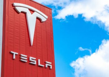 Tesla Pushes Its Latest FSD Update to Canadian Cars Overnight as Rollout Accelerates