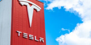 Tesla Pushes Its Latest FSD Update to Canadian Cars Overnight as Rollout Accelerates