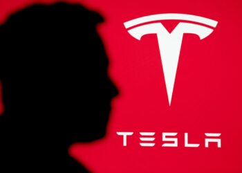 Tesla Shuts Hamilton’s 20-Stall Supercharger as 16-Stall V4 Replacement Goes Up