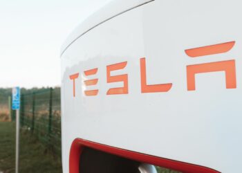 Tesla Opens New Quebec Supercharger After Nearly a Year on the Construction List