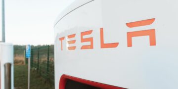 Tesla Opens New Quebec Supercharger After Nearly a Year on the Construction List