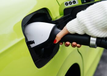 CAA Tests 22 EVs and Finds a 15-Minute Charge Adds Anywhere From 58 to 178 km