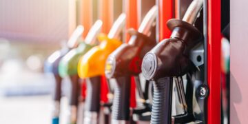 Vancouver Hits $2.09/L as Toronto Gas Climbs to $1.84 for Labour Day Weekend