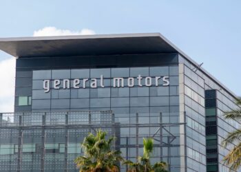 GM Readies New Gas and Duramax Engines for Silverado HD and Sierra HD Ahead of November Production