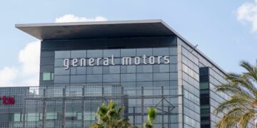 GM Readies New Gas and Duramax Engines for Silverado HD and Sierra HD Ahead of November Production
