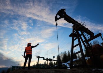 Oil Pushes Above US$97 After Fresh Hormuz Strikes, Renewing Pump-Price Risk for Canadian Drivers