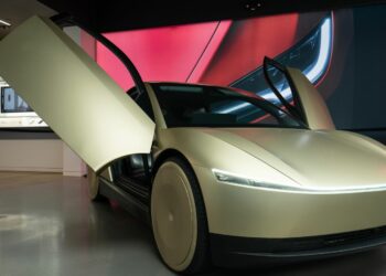 U.S. Opens Probe Into Nearly 1,000 Tesla Cybercabs After Steering Wheel-Free Rollout