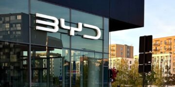 BYD Opens Reservations for 1,003-km Denza Electric SUV in China, With No Canadian Launch Announced