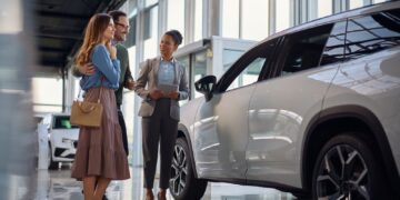 Nine in 10 Car Buyers Still Finish at a Dealership, Global Survey Including Canada Finds