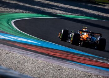 Software Trouble Delays F1 Race as Hybrid Cars Lose Power on Wet Track