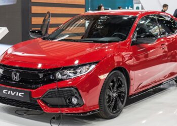 Honda Civic vs Toyota Corolla: Which Compact Car Is Still the Smarter Buy?