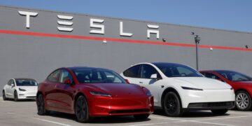 Nearly 90 Tesla Owners Lose ‘Full Self-Driving’ Refund Fight as Court Rejects Driverless-Car Interpretation